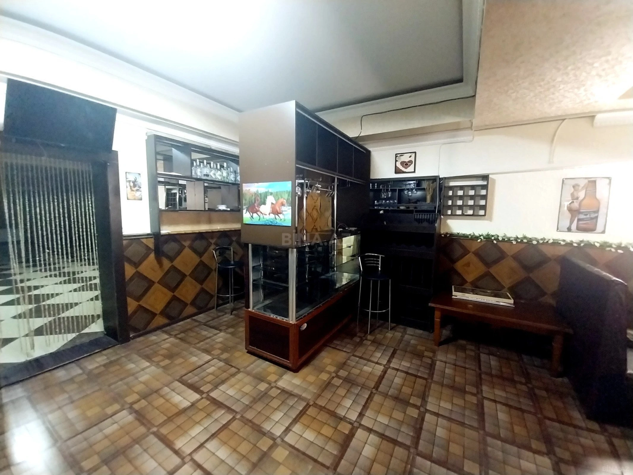 Kirayə verilir obyekt 300 m²