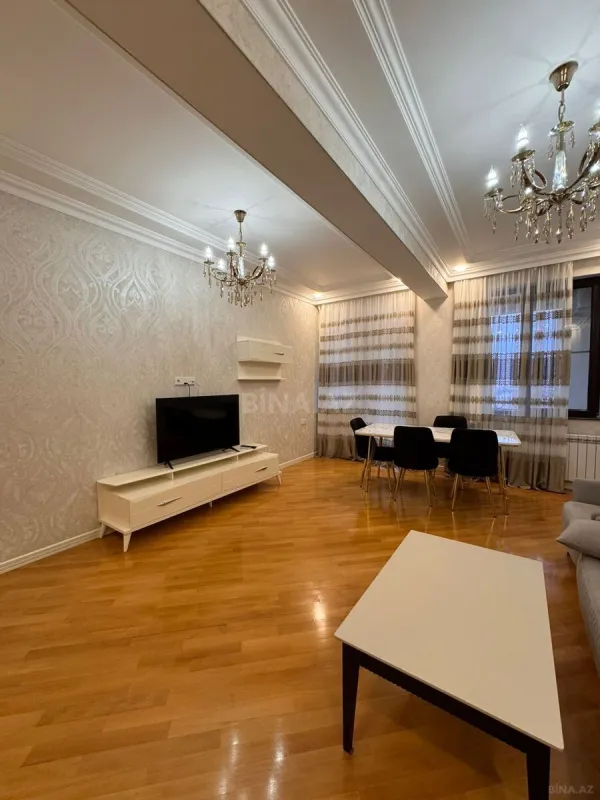 Kirayə verilir 2 otaqlı mənzil 105 m²