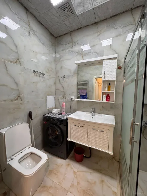 Kirayə verilir 2 otaqlı mənzil 105 m²