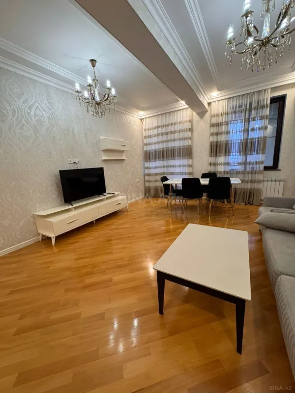 Kirayə verilir 2 otaqlı mənzil 105 m²