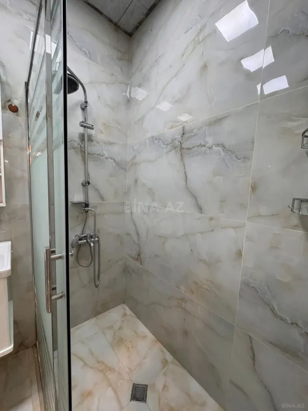 Kirayə verilir 2 otaqlı mənzil 105 m²