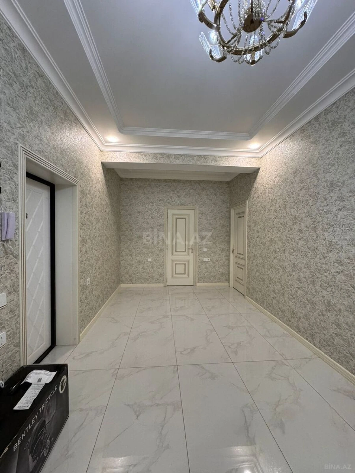 Kirayə verilir 2 otaqlı mənzil 105 m²