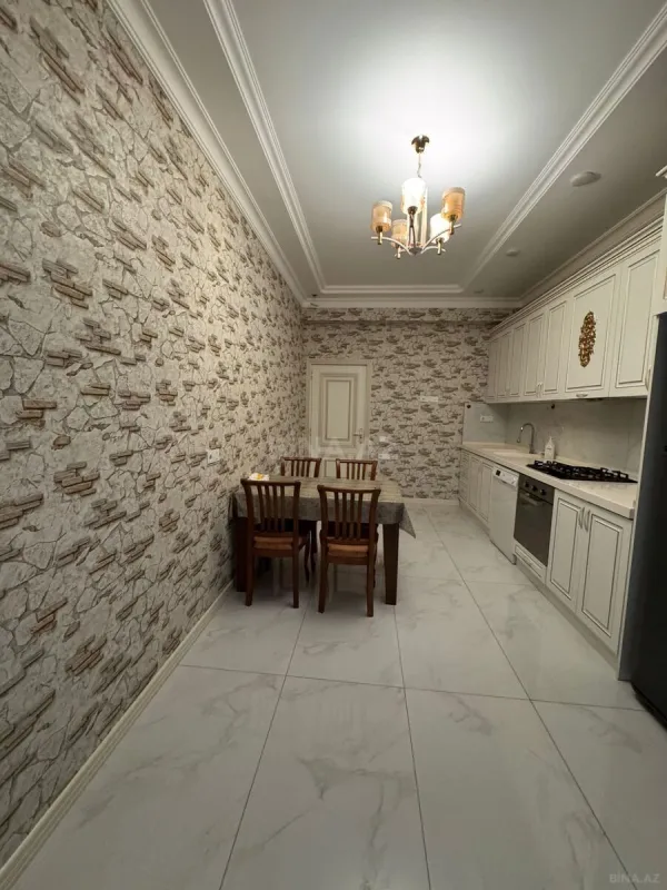Kirayə verilir 2 otaqlı mənzil 105 m²