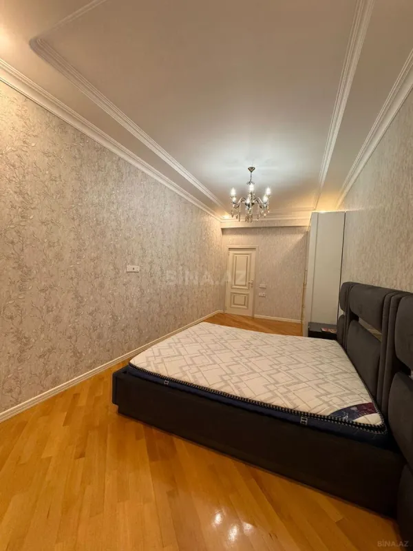Kirayə verilir 2 otaqlı mənzil 105 m²