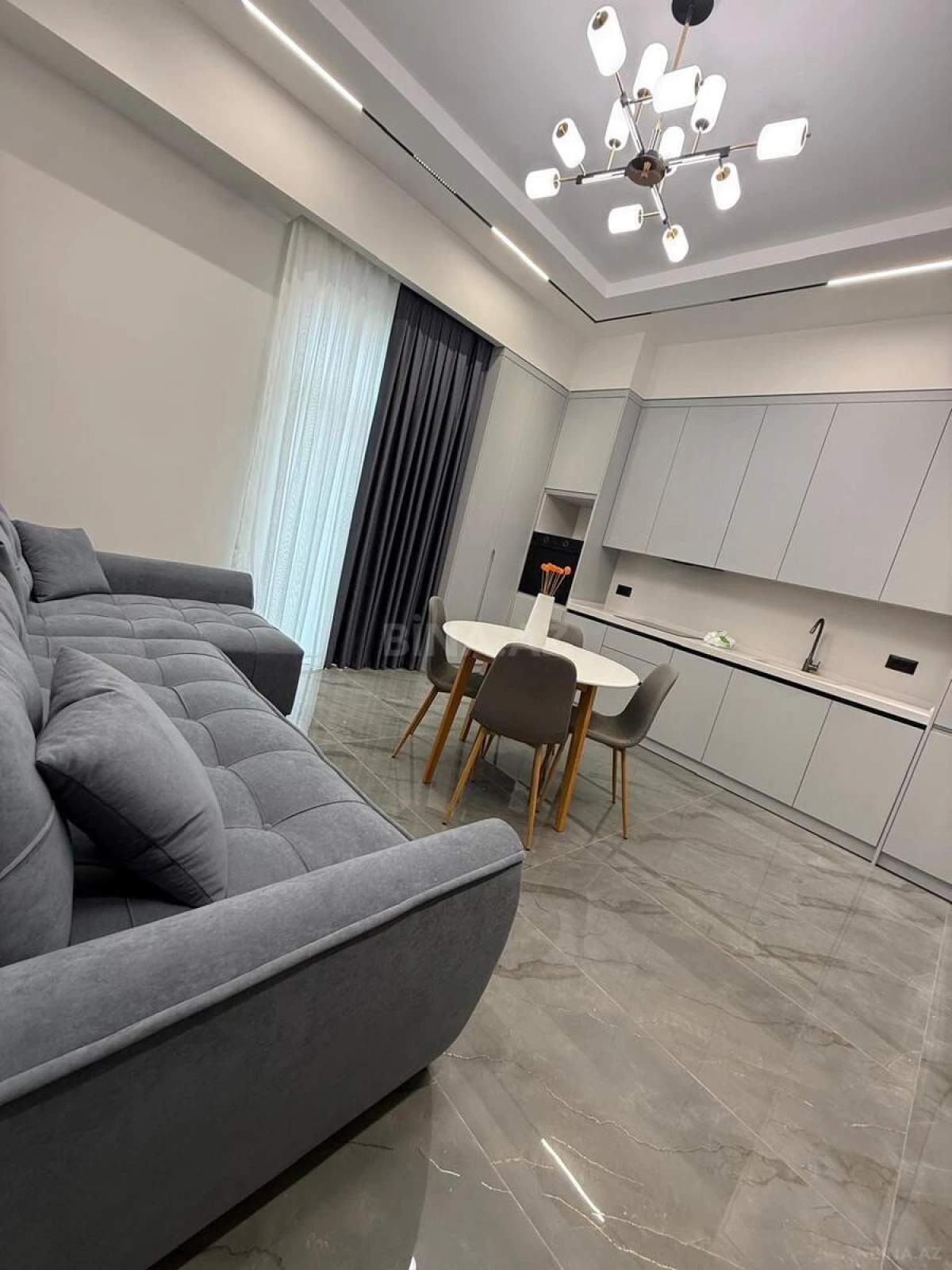 Satılır 2 otaqlı mənzil 52 m²