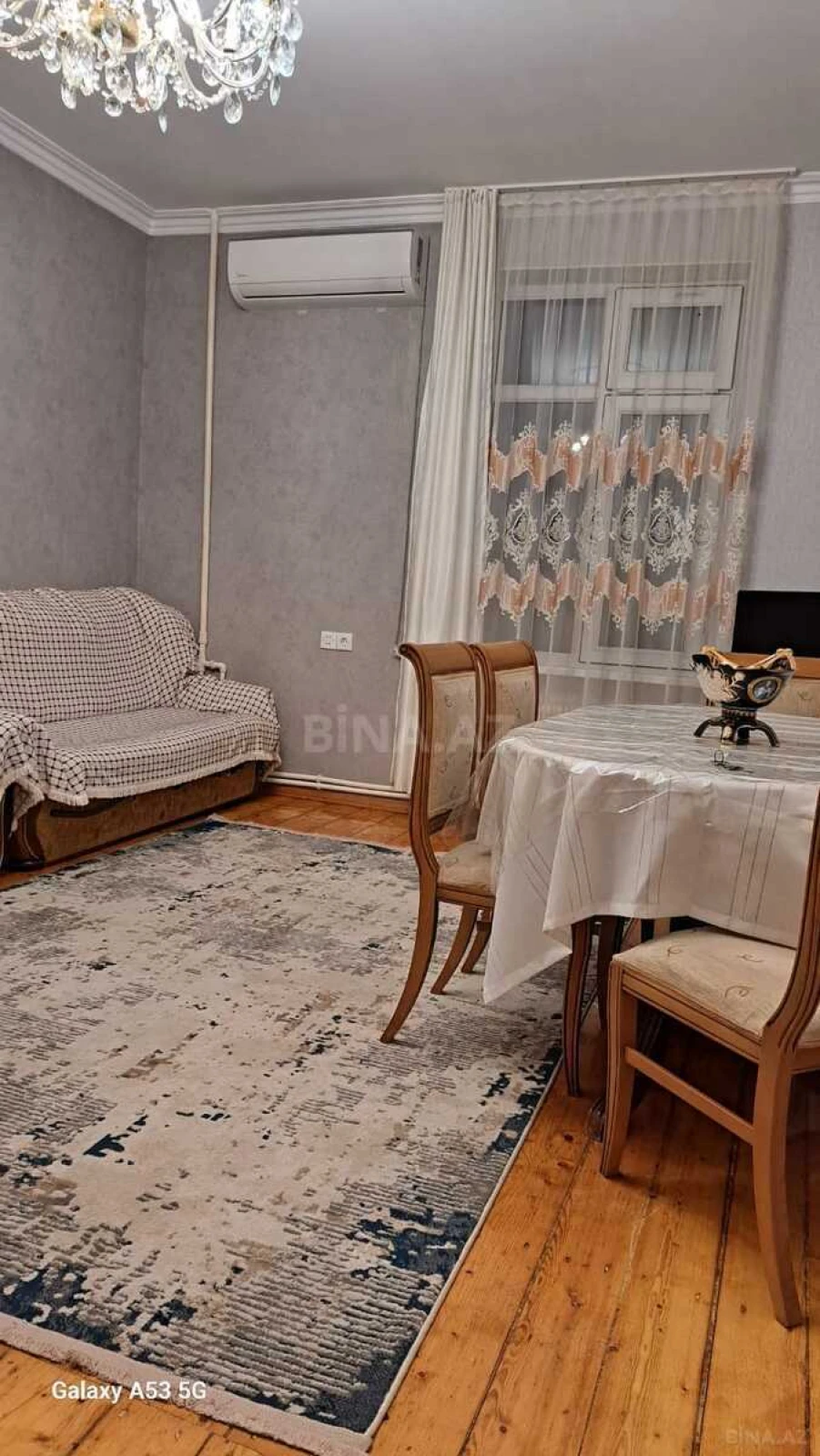 Kirayə verilir 2 otaqlı mənzil 70 m²