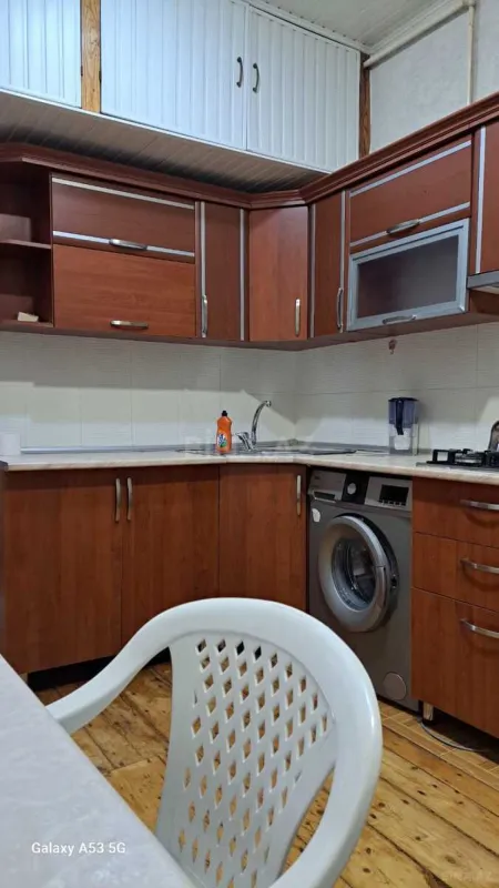Kirayə verilir 2 otaqlı mənzil 70 m²
