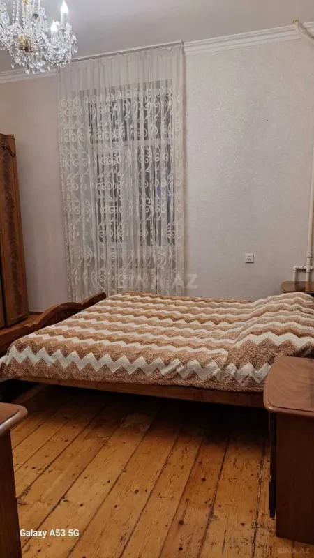Kirayə verilir 2 otaqlı mənzil 70 m²