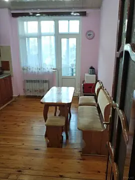 Kirayə verilir 3 otaqlı mənzil 120 m²
