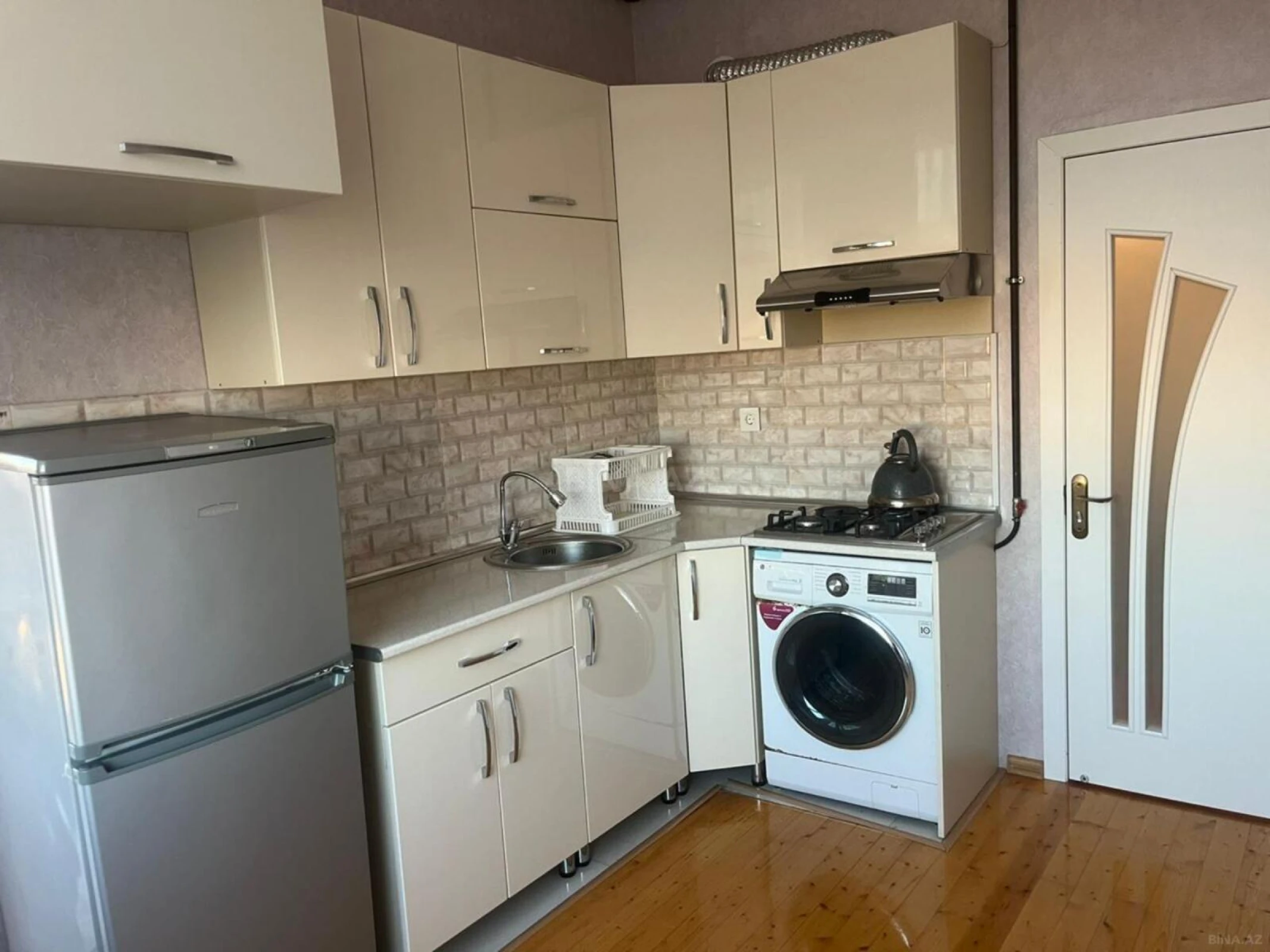 Kirayə verilir 2 otaqlı mənzil 64 m²