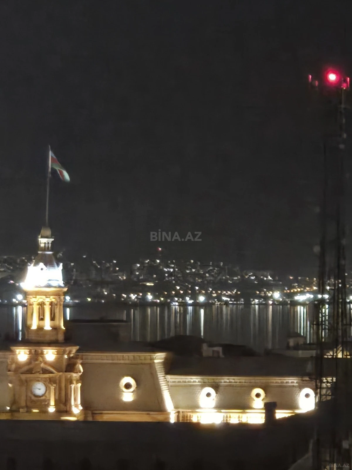 Kirayə verilir 3 otaqlı mənzil 130 m²