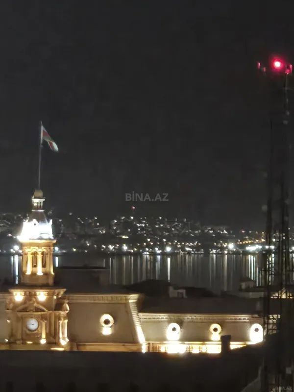 Kirayə verilir 3 otaqlı mənzil 130 m²