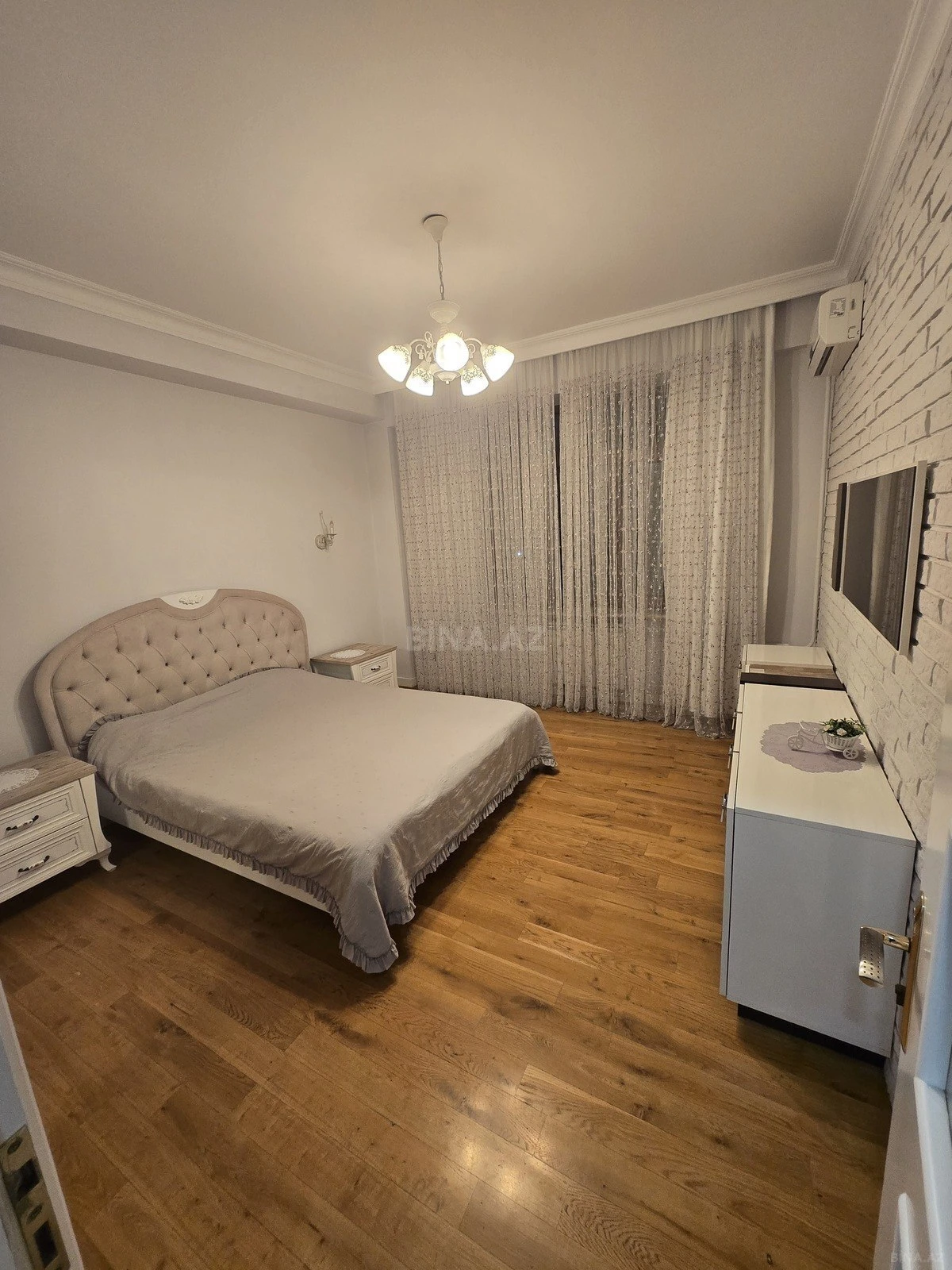 Kirayə verilir 3 otaqlı mənzil 130 m²
