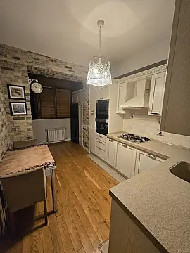 Kirayə verilir 3 otaqlı mənzil 130 m²