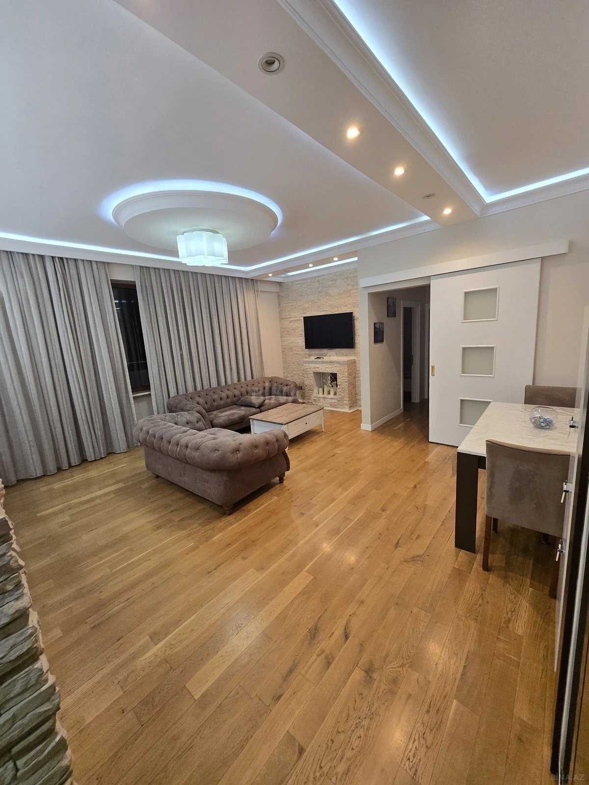 Kirayə verilir 3 otaqlı mənzil 130 m²