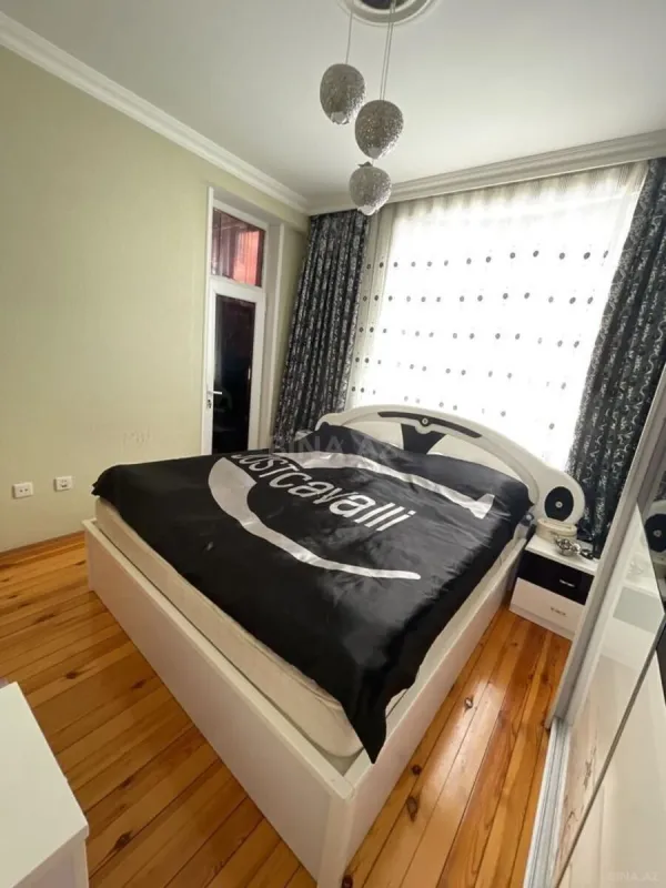 Kirayə verilir 2 otaqlı mənzil 65 m²