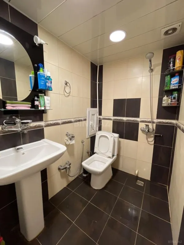 Kirayə verilir 2 otaqlı mənzil 65 m²