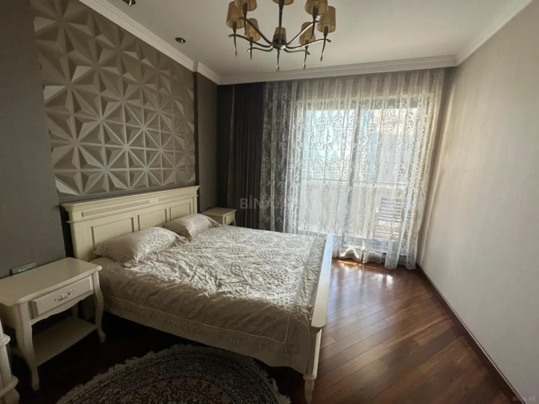 Kirayə verilir 2 otaqlı mənzil 90 m²