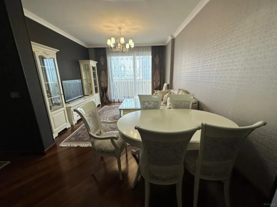 Kirayə verilir 2 otaqlı mənzil 90 m²