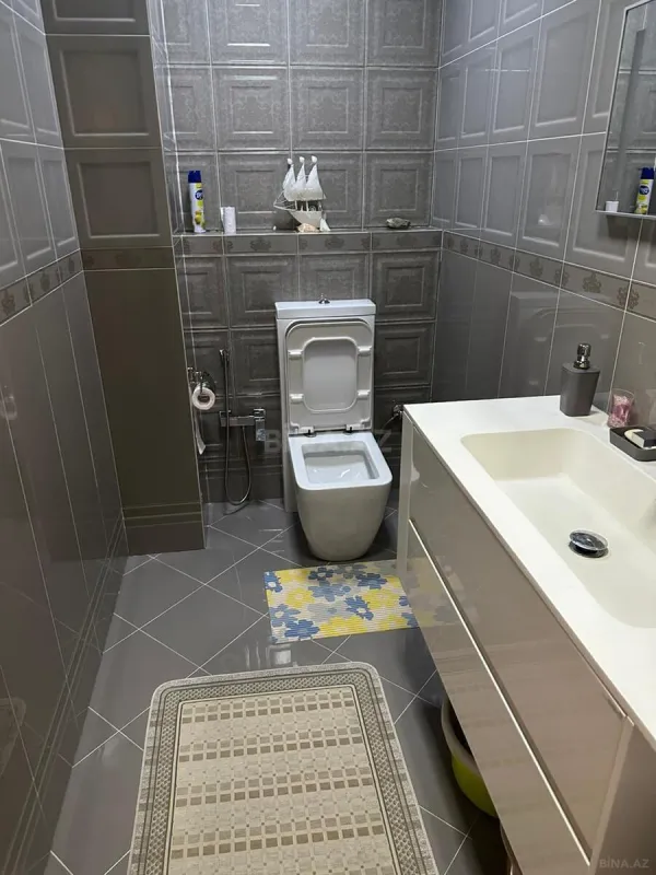 Kirayə verilir 2 otaqlı mənzil 90 m²