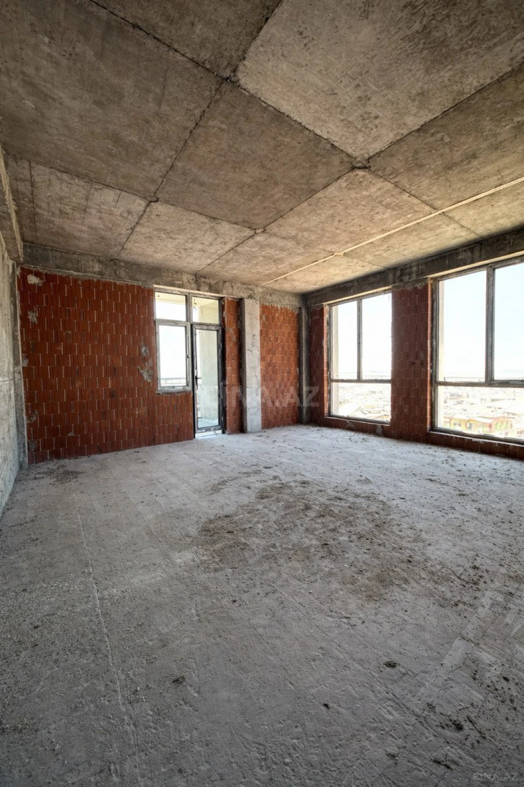 Satılır 3 otaqlı mənzil 140 m²