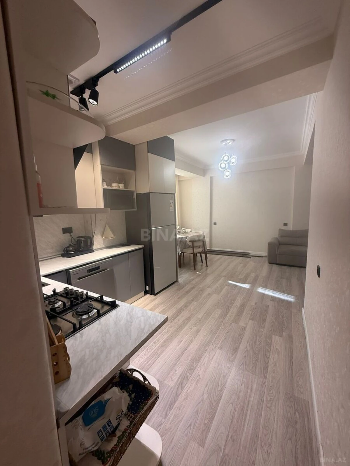 Satılır 4 otaqlı mənzil 110 m²