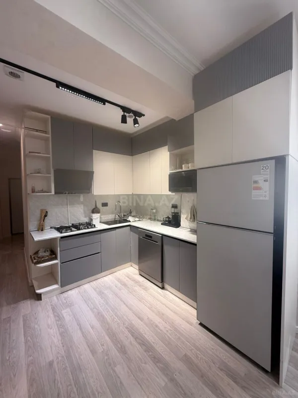 Satılır 4 otaqlı mənzil 110 m²