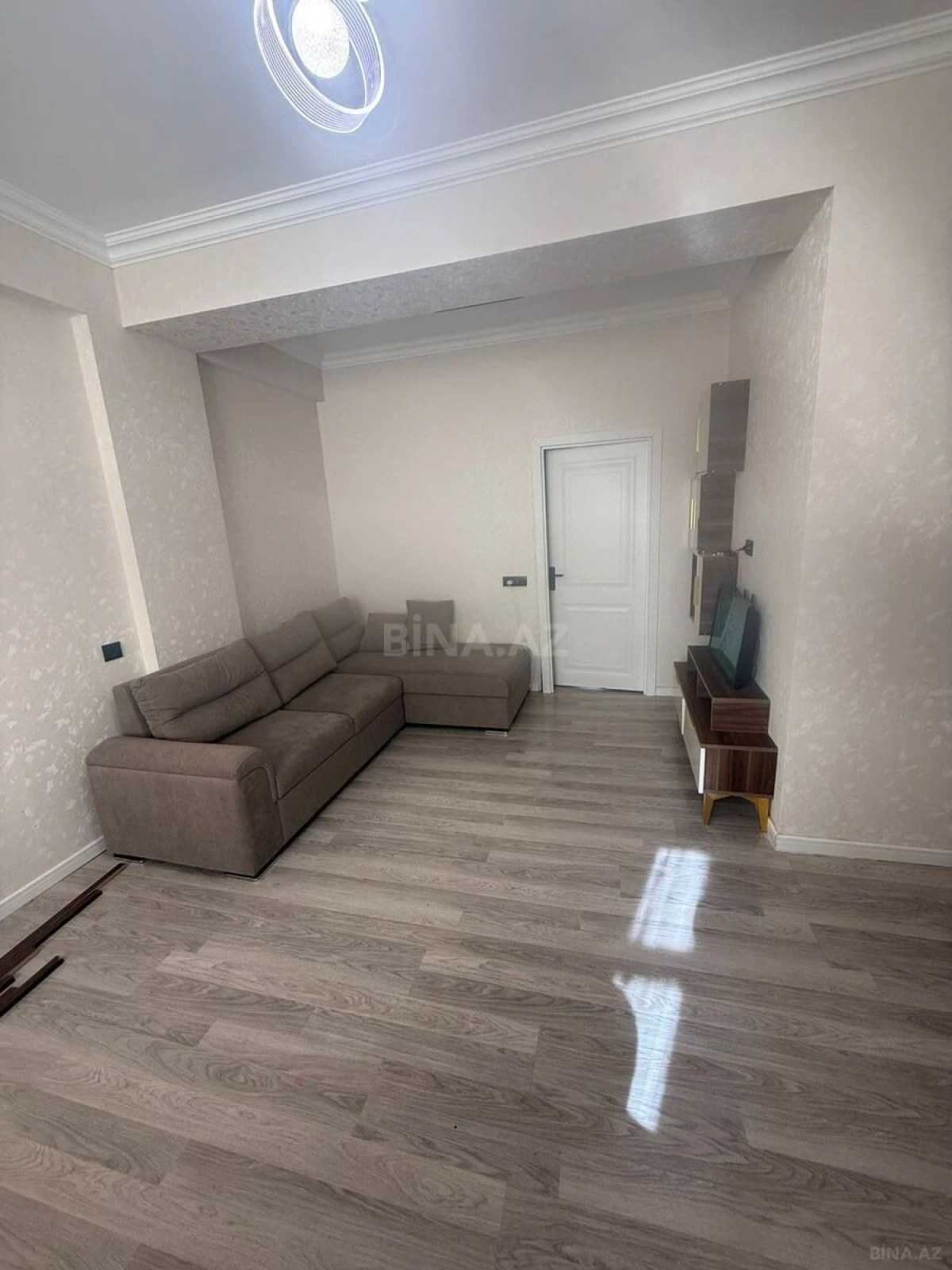 Satılır 4 otaqlı mənzil 110 m²