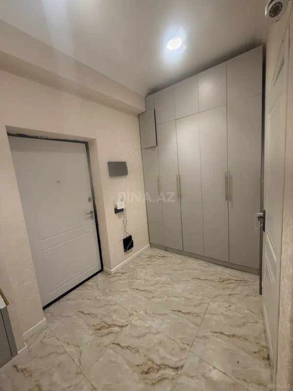 Satılır 4 otaqlı mənzil 110 m²