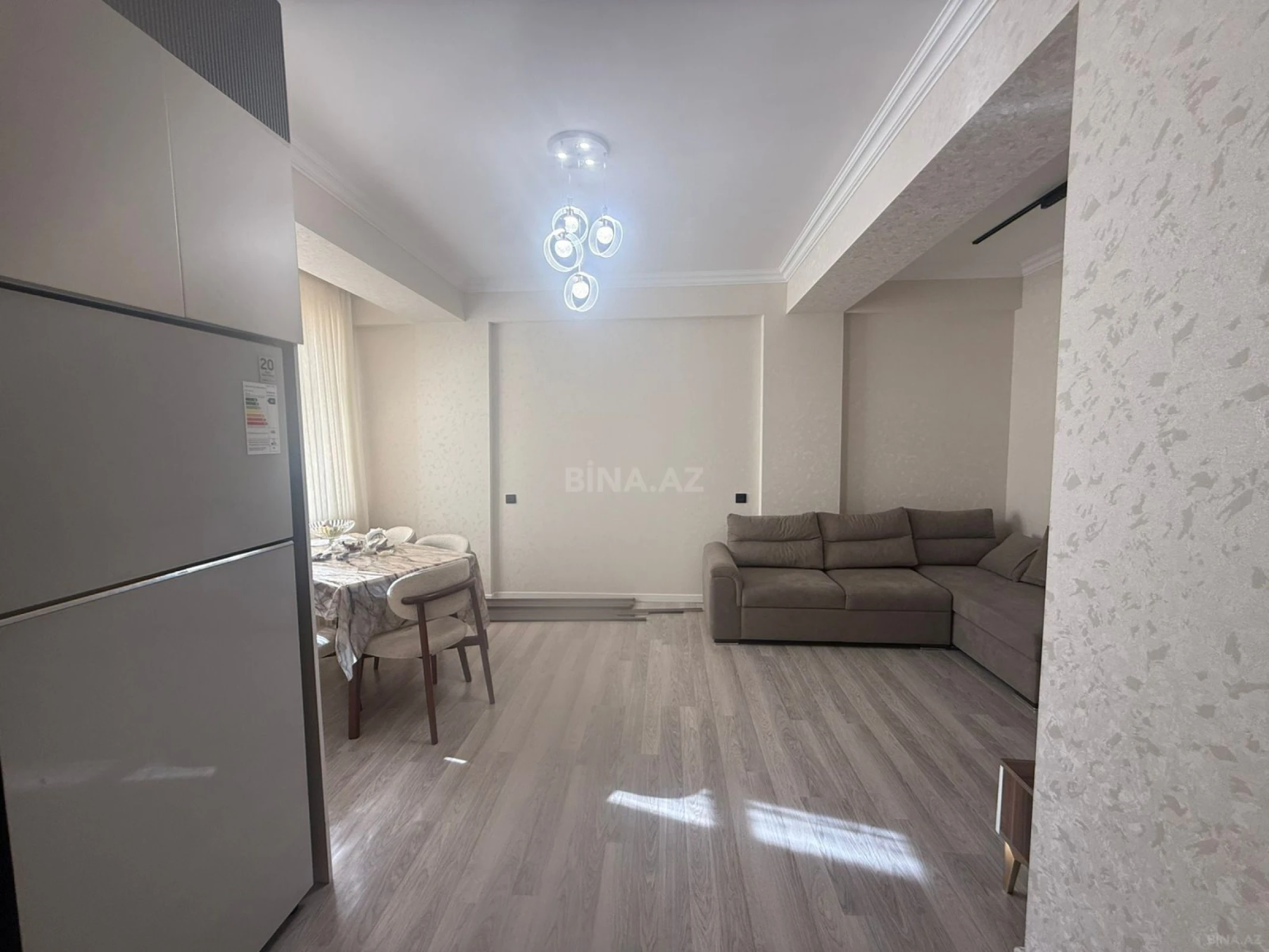 Satılır 4 otaqlı mənzil 110 m²