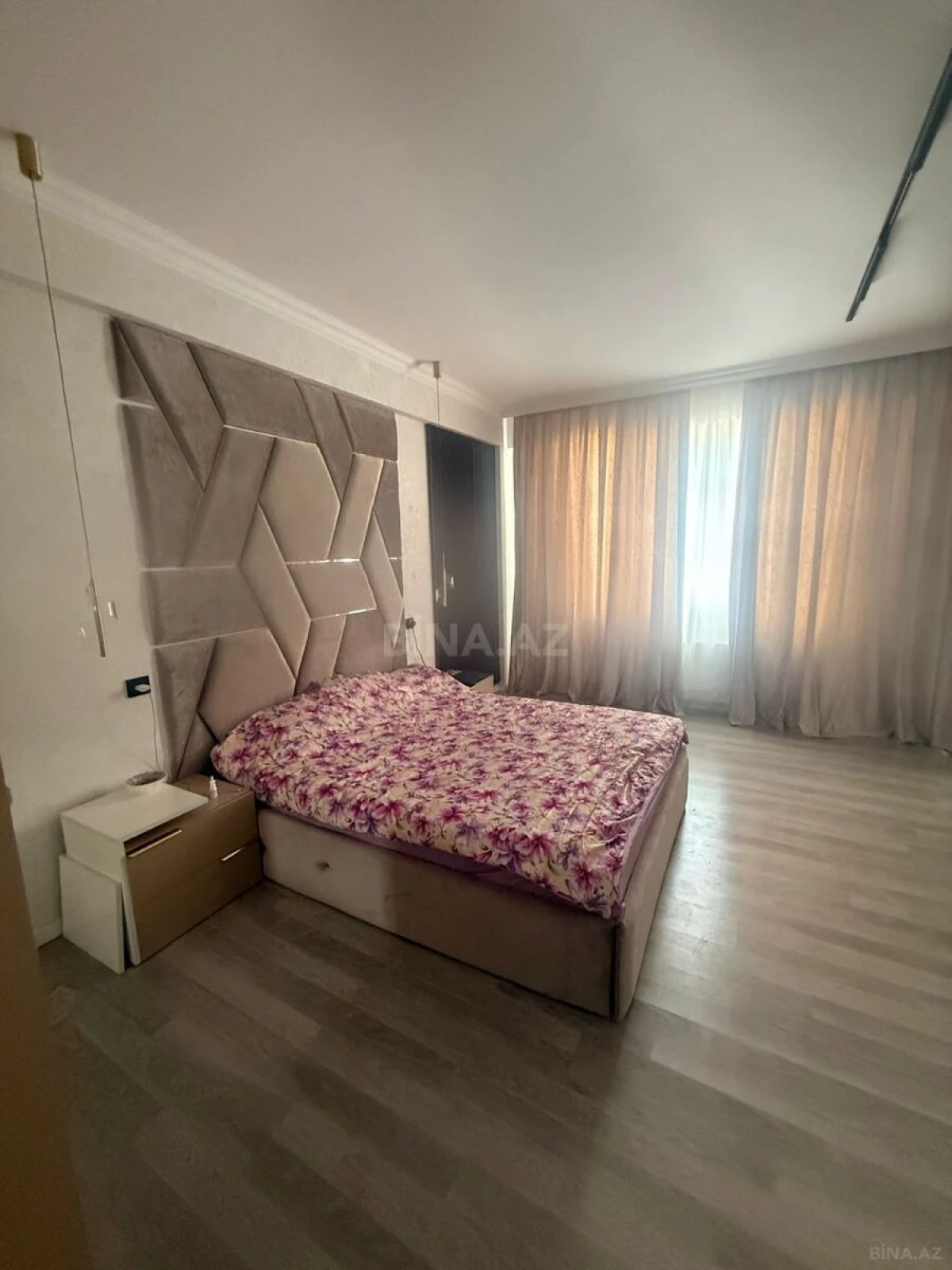 Satılır 4 otaqlı mənzil 110 m²