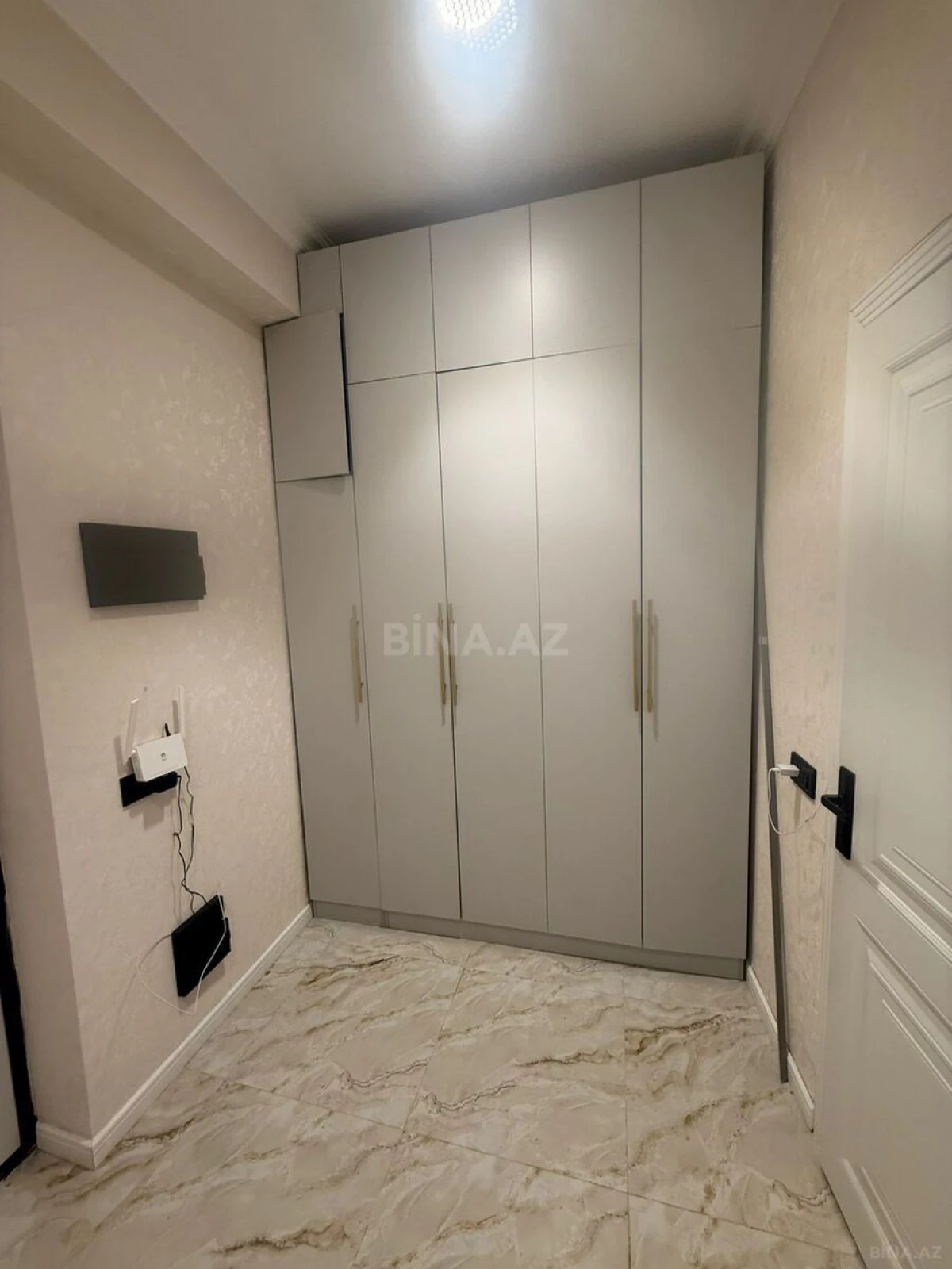 Satılır 4 otaqlı mənzil 110 m²