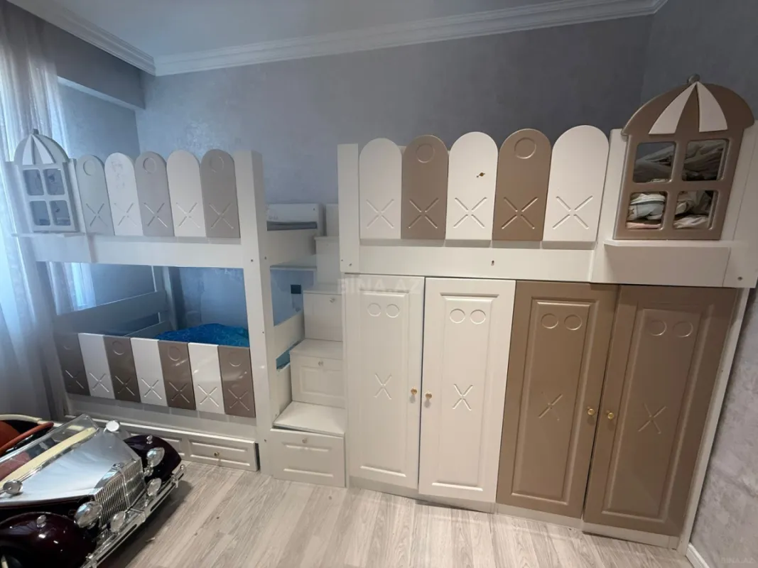 Satılır 4 otaqlı mənzil 110 m²