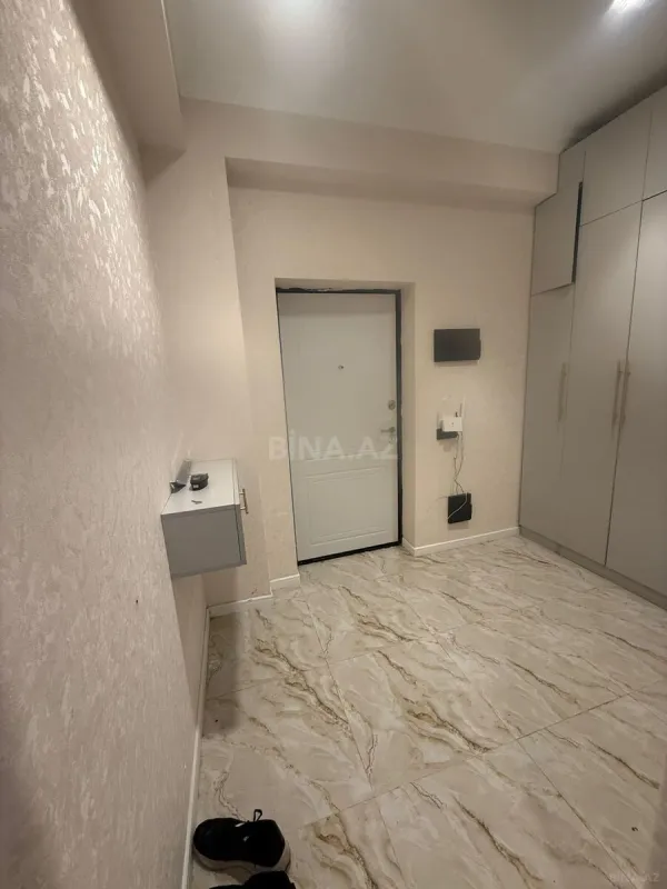 Satılır 4 otaqlı mənzil 110 m²