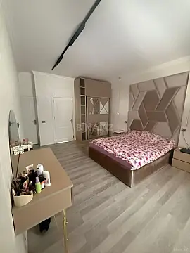 Satılır 4 otaqlı mənzil 110 m²