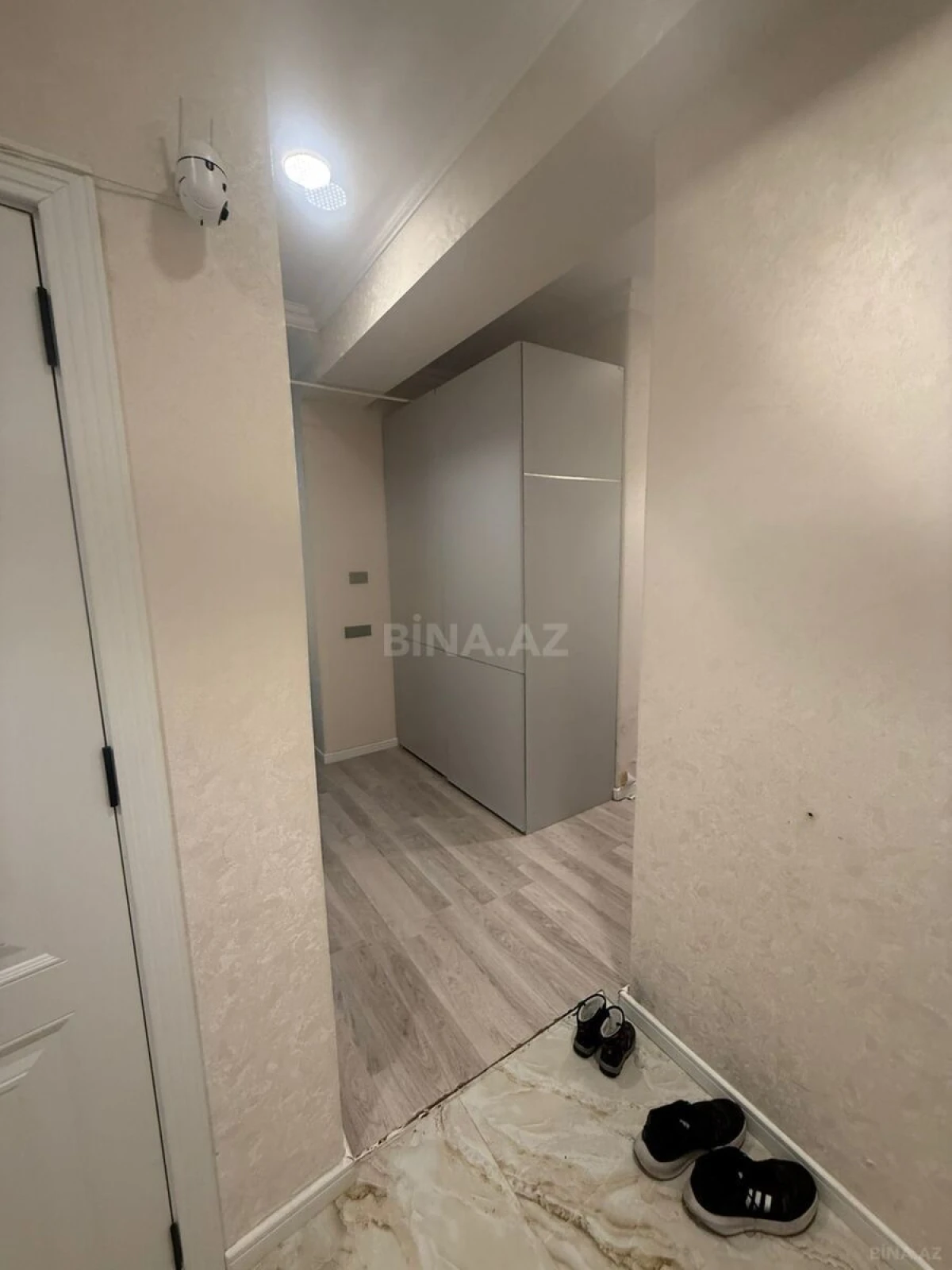 Satılır 4 otaqlı mənzil 110 m²