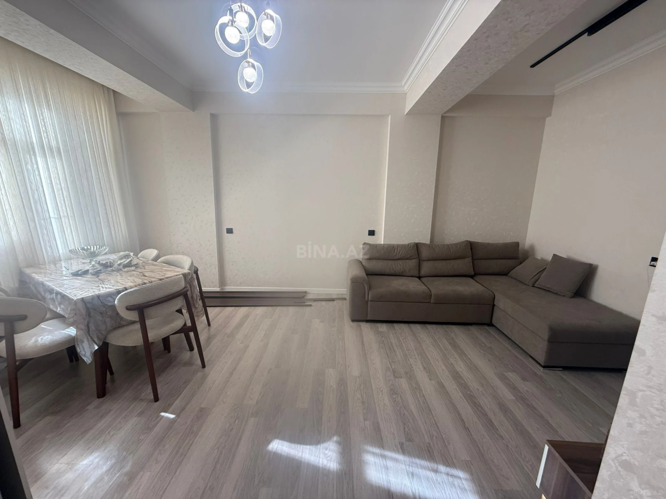 Satılır 4 otaqlı mənzil 110 m²