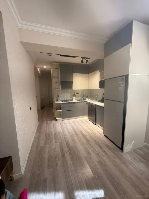 Satılır 4 otaqlı mənzil 110 m²