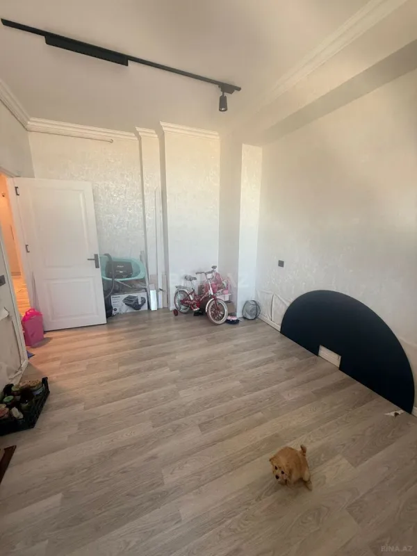Satılır 4 otaqlı mənzil 110 m²