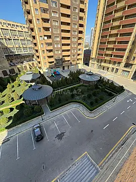 Satılır 3 otaqlı mənzil 107.6 m²