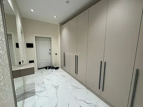 Satılır 3 otaqlı mənzil 107.6 m²
