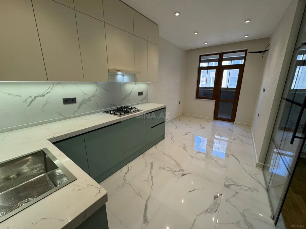 Satılır 3 otaqlı mənzil 107.6 m²