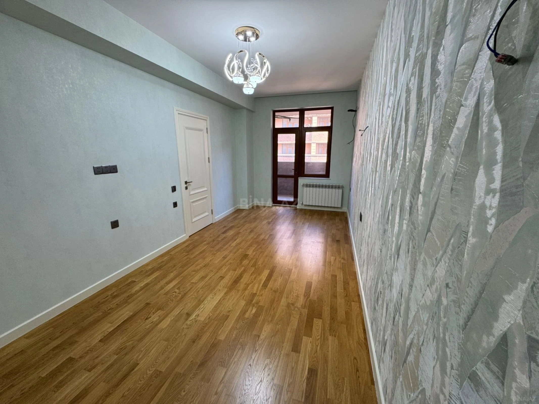 Satılır 3 otaqlı mənzil 107.6 m²