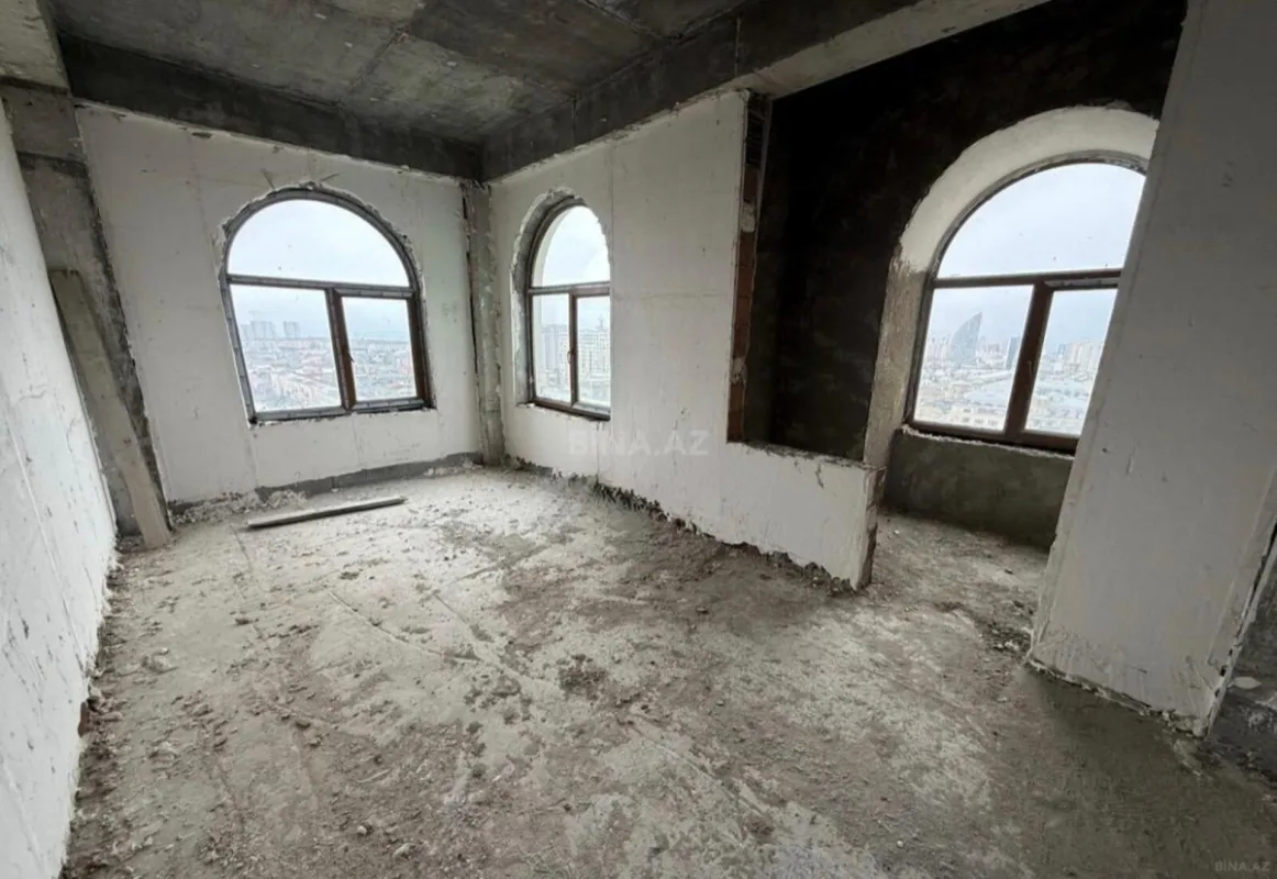 Satılır 3 otaqlı mənzil 110 m²