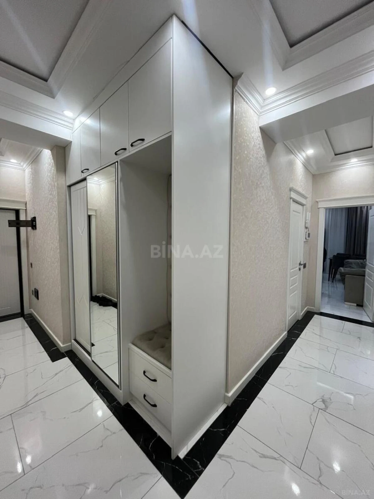 Satılır 2 otaqlı mənzil 85 m²