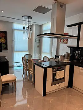 Kirayə verilir 3 otaqlı mənzil 170 m²