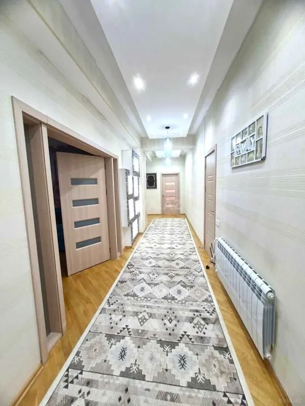 Satılır 3 otaqlı mənzil 130 m²