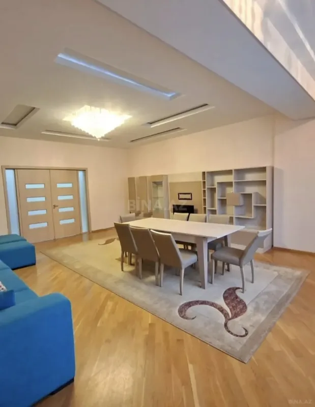 Satılır 3 otaqlı mənzil 130 m²