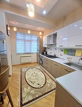 Satılır 3 otaqlı mənzil 130 m²