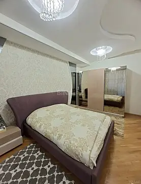 Satılır 3 otaqlı mənzil 130 m²